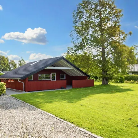 6 Person In Sydals-by Traum *