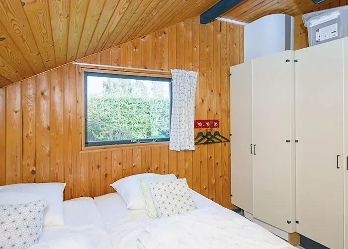 6 Person In Sydals-by Traum *