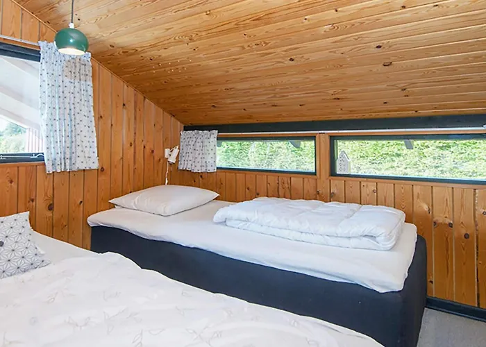 6 Person In Sydals-by Traum